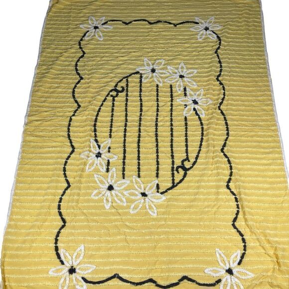 Vintage
Andrisona Chenille Coverlet Bedspread Yellow Brown White Daisy 53"x81" - Picture 1 of 14
